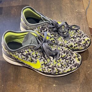 Nike Men's Pixelated Gray and Neon Yellow Sneakers